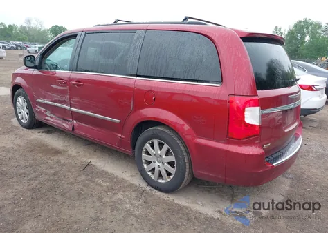 2015 Chrysler Town & Country Touring z USA, uszkodzony, nr VIN 2C4RC1BG8FR697950